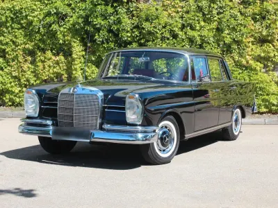 Gebraucht Mercedes 220 120 PS (88 kW) 1963 Schwarz Limousine