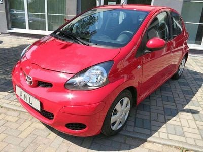 Gebraucht Toyota Aygo Basis 68 PS (50 kW) 2011 Rot Kleinwagen