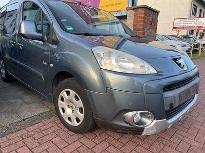 Blau Gebraucht 2011 Peugeot Partner Tepee Family Van / Kleinbus | 4.999 € (Fairer Preis)