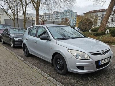 Gebraucht Hyundai i30 Classic 109 PS (80 kW) 2011 Grau Limousine