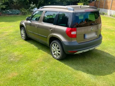 Gebraucht Skoda Yeti 140 PS (102 kW) 2012 Braun SUV