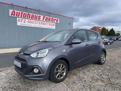 Gebraucht Hyundai i10 Edition 67 PS (49 kW) 2015 Star dust / met Kleinwagen