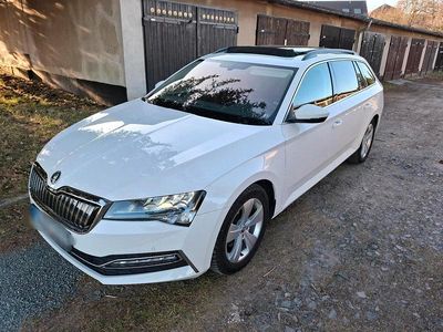 Gebraucht Skoda Superb 156 PS (114 kW) 2020 Weiß Kombi