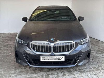 Gebraucht BMW 520 M Sport 197 PS (144 kW) 2025 Sophistograu met. Kombi