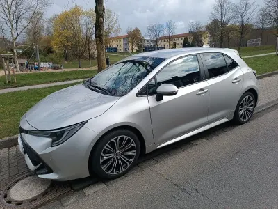Gebraucht Toyota Corolla Team 140 PS (102 kW) 2023 Silber Limousine
