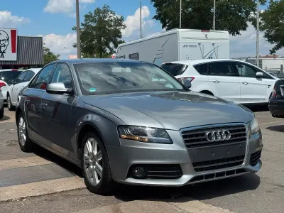 Gebraucht Audi A4 Attraction 136 PS (100 kW) 2010 Grau Limousine