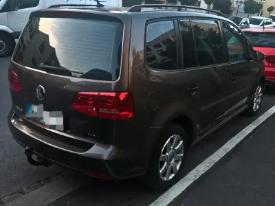 Gebraucht VW Touran 105 PS (77 kW) 2010 Braun Van / Kleinbus