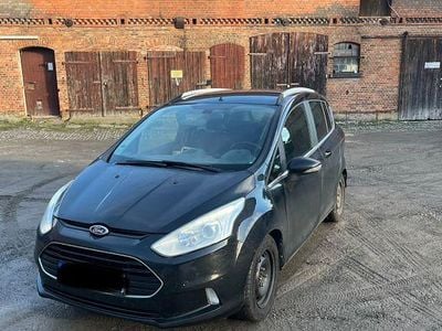Schwarz Gebraucht 2017 Ford B-MAX Titanium Van / Kleinbus | 9.200 € (Fairer Preis)