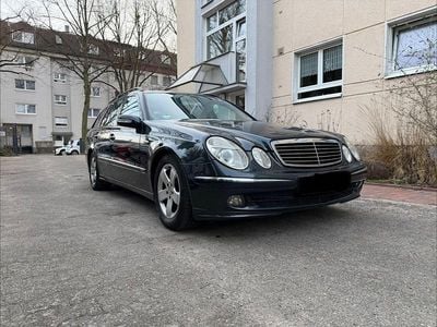 Gebraucht Mercedes E280 Avantgarde 177 PS (130 kW) 2005 Schwarz Kombi
