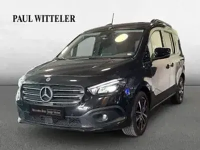 Gebraucht Mercedes T180 Progressive 131 PS (96 kW) 2023 Loparitschwarz Van / Kleinbus