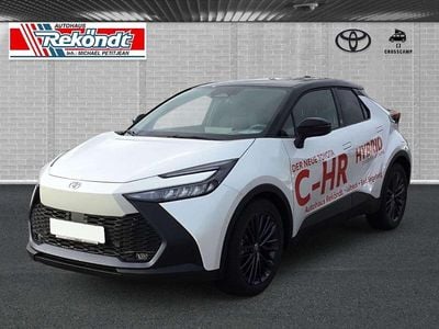 Platinumweiß perleffekt / dac Gebraucht 2023 Toyota C-HR Team SUV | 33.990 € (Teuer)
