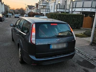 Gebraucht Ford Focus 109 PS (80 kW) 2010 Grau Kombi