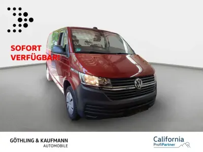 Gebraucht VW Caravelle Trendline 150 PS (110 kW) 2021 Fortanarot metallic Van