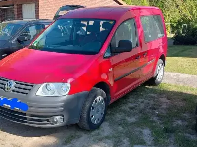 Usata VW Caddy Life 80 CV (58 kW) 2009 Rosso Monovolume