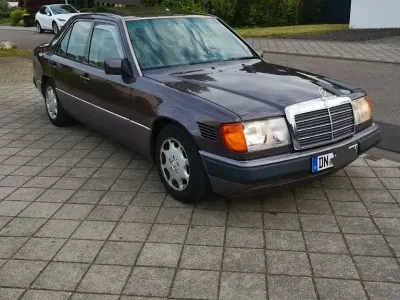 Usata Mercedes E250 126 CV (92 kW) 1992 Viola Berlina
