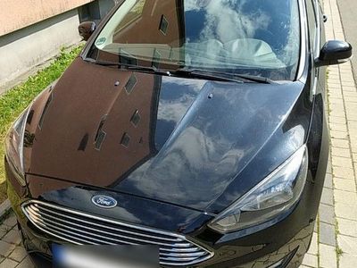 Gebraucht Ford Focus Titanium 125 PS (91 kW) 2016 Schwarz Kombi