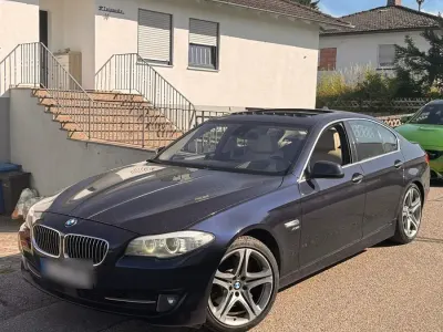 Gebraucht BMW 530 258 PS (189 kW) 2011 Blau Limousine