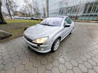 Gebraucht Peugeot 206 CC Platinum 109 PS (80 kW) 2006 Silber Cabrio