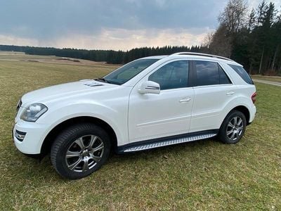 Gebraucht Mercedes ML300 190 PS (139 kW) 2010 Weiß SUV