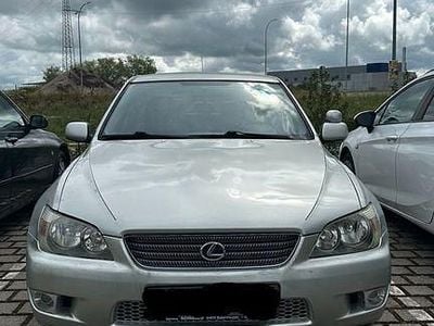 Lexus IS200