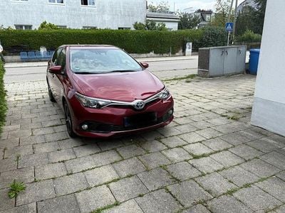 Toyota Auris Hybrid