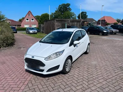 Gebraucht Ford Fiesta Trend 80 PS (58 kW) 2015 Weiß Kleinwagen