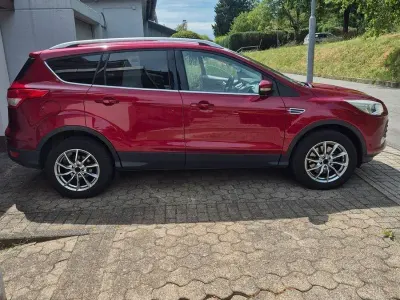 Gebraucht Ford Kuga SYNC Edition 120 PS (88 kW) 2016 Rot SUV