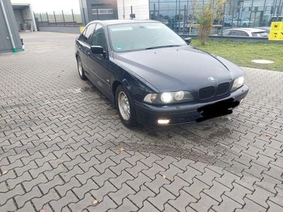 BMW 523