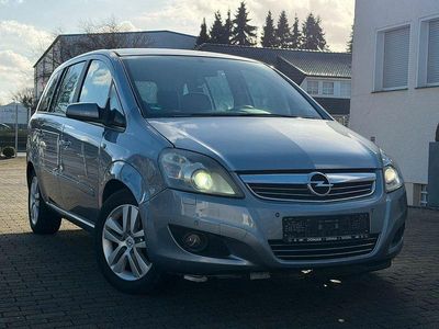 Gebraucht Opel Zafira Innovation 140 PS (102 kW) 2008 Silber Van / Kleinbus