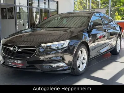 Second-hand Opel Insignia Innovation 165 CP (121 kW) 2019 Negru Berlinǎ
