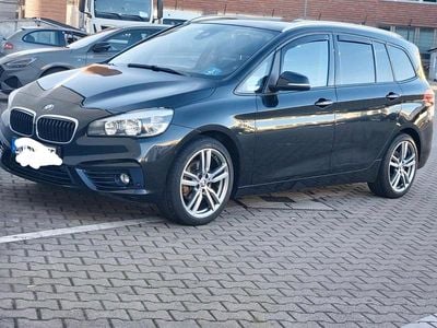 Schwarz Gebraucht 2016 BMW 218 Kombi | 10.500 € (Teuer)