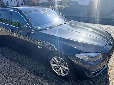 Gebraucht BMW 520 Sport Line 184 PS (135 kW) 2013 Grau Kombi