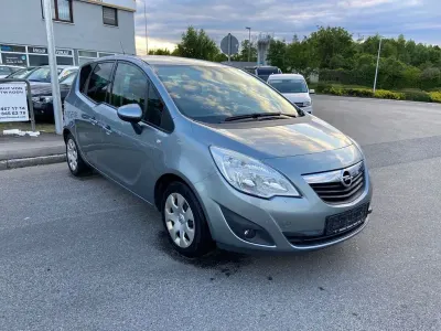 Gebraucht Opel Meriva Edition 120 PS (88 kW) 2011 Silber Van / Kleinbus