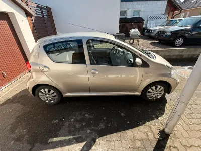 Używany Toyota Aygo 68 KM (50 kW) 2007 Andere farben Hatchback