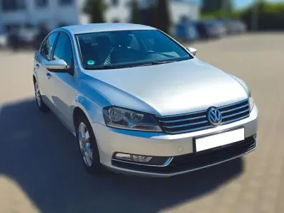 Gebraucht VW Passat Trendline 140 PS (102 kW) 2012 Silber Limousine
