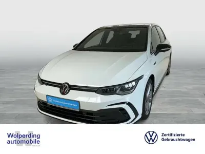 Gebraucht VW Golf VII R-line 150 PS (110 kW) 2021 Weiß Kleinwagen