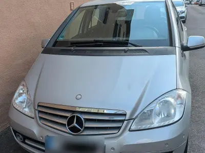 Gebraucht Mercedes A180 Elegance 116 PS (85 kW) 2011 Silber Kleinwagen
