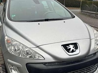 Silber Gebraucht 2009 Peugeot 308 Allure Coupé | 4.500 € (Etwas zu teuer)