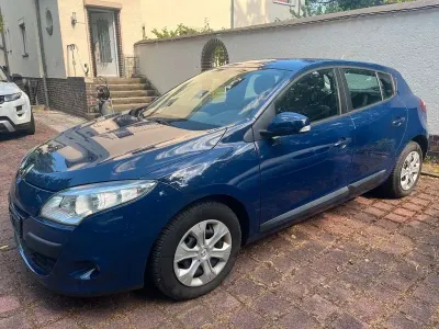 Gebraucht Renault Mégane Expression 101 PS (74 kW) 2009 Blau Limousine