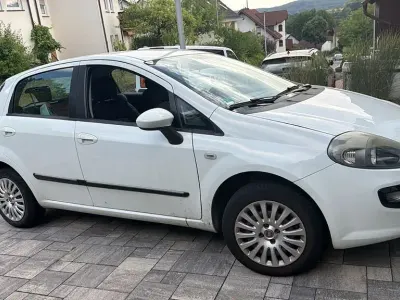 Gebraucht Fiat Punto Evo 77 PS (56 kW) 2011 Weiß Kleinwagen