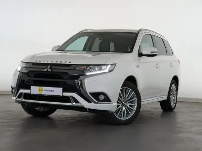 Gebraucht Mitsubishi Outlander P-HEV Basis 224 PS (164 kW) 2021 Frost white SUV