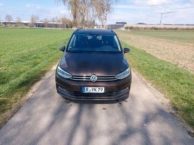 Gebraucht VW Touran 116 PS (85 kW) 2017 Braun Van / Kleinbus
