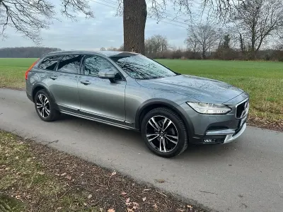 Usado Volvo V90 CC 190 HP (139 kW) 2019 Cinzento Carrinha