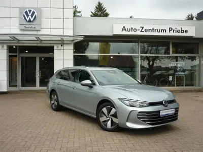 Gebraucht VW Passat Business 150 PS (110 kW) 2025 Oyster silver metallic Kombi