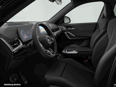 Black sapphire metallic Gebraucht 2025 BMW X1 Comfort Edition SUV | 52.914 € (Fairer Preis)