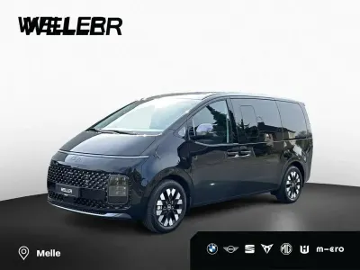 Neu Hyundai Staria 226 PS (166 kW) 2025 Abyss black (schwarz) Van / Kleinbus