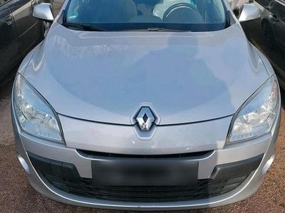 Gebraucht Renault Mégane GrandTour 110 PS (80 kW) 2010 Silber Kombi