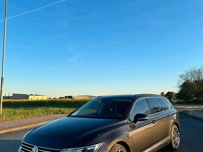 Second-hand VW Passat 150 CP (110 kW) 2019 Argintiu Break