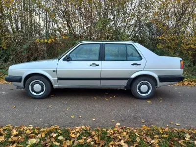 Gebraucht VW Jetta 72 PS (52 kW) 1988 Silber Limousine