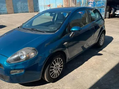 Gebraucht Fiat Punto 90 PS (66 kW) 2012 Grün Kleinwagen